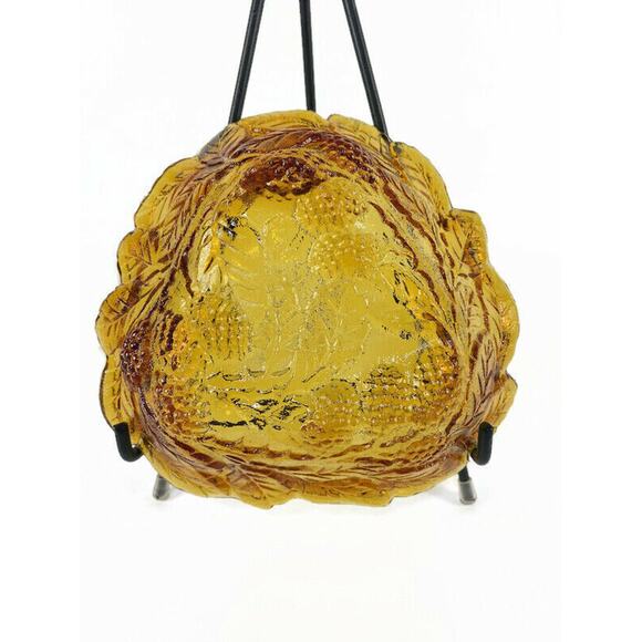 Amber Glass Raised Leaf Serving Dish Indiana Glass 7.25 x 7 Vintage - Picture 4 of 9